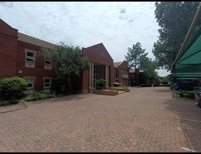 BUSINESS PROPERTY TO RENT IN FOURWAYS